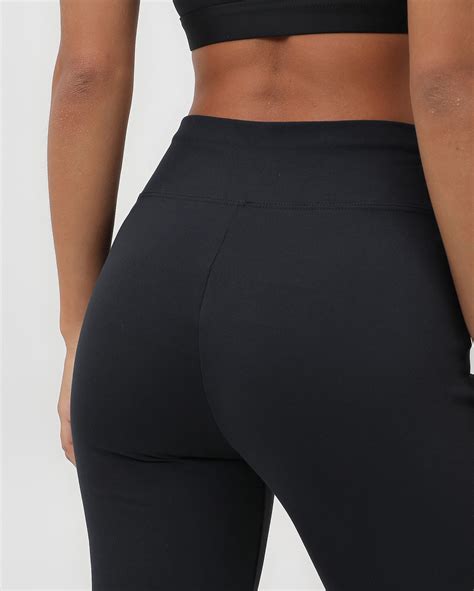 Calça esportiva feminina bailarina de poliamida.